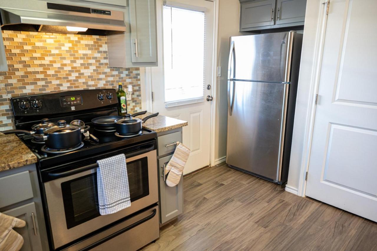 Fabulous King Size Bed In A Gated Neighborhood! Apartment Edinburg Exterior photo