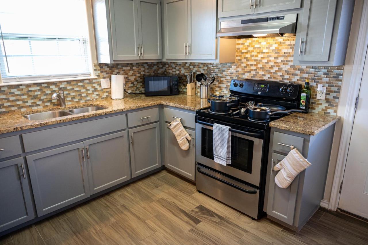 Fabulous King Size Bed In A Gated Neighborhood! Apartment Edinburg Exterior photo