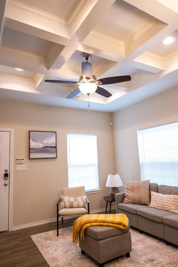 Fabulous King Size Bed In A Gated Neighborhood! Apartment Edinburg Exterior photo