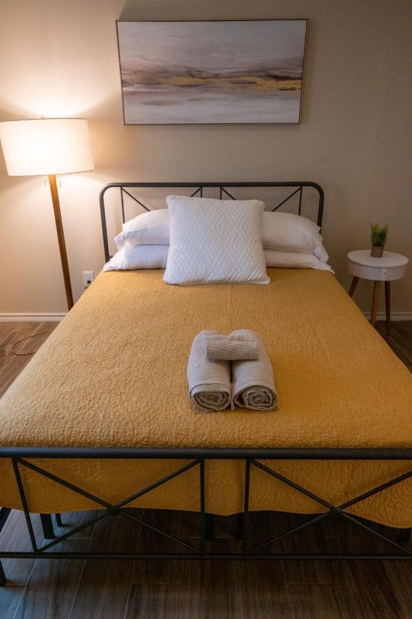 Fabulous King Size Bed In A Gated Neighborhood! Apartment Edinburg Exterior photo