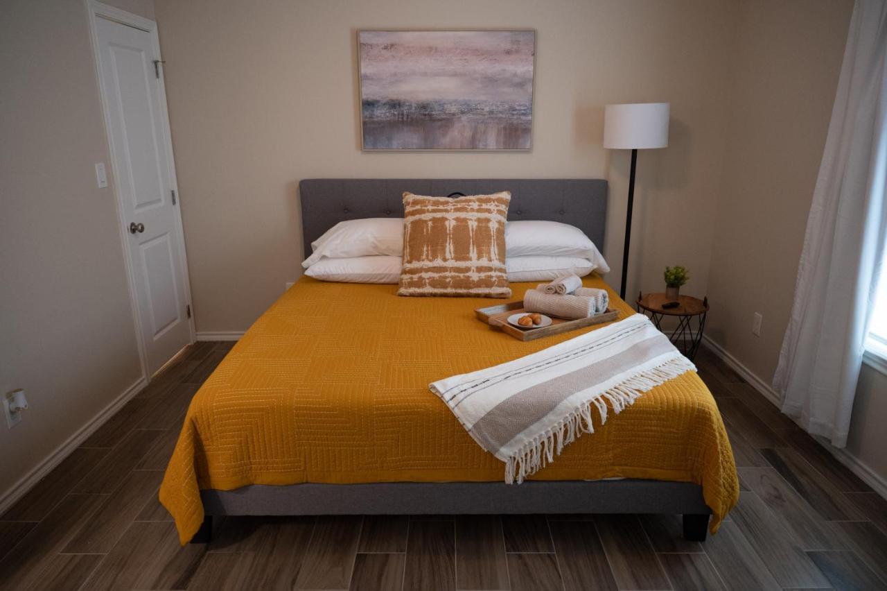 Fabulous King Size Bed In A Gated Neighborhood! Apartment Edinburg Exterior photo